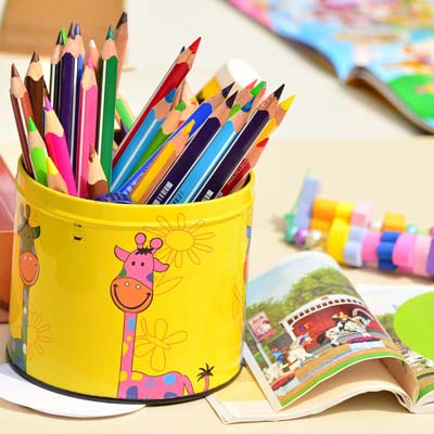 pot crayon couleur enfant